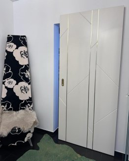 Model dveře FLEX” pearl gold molding v posuvné (systém Magic) verzi