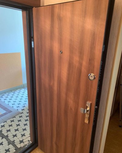 Bezpečnostní dveře bytové Praha ABWEHR - 900/2000