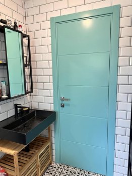  interiérové dveře AVRIKA v atypickém odstínu RAL 6027